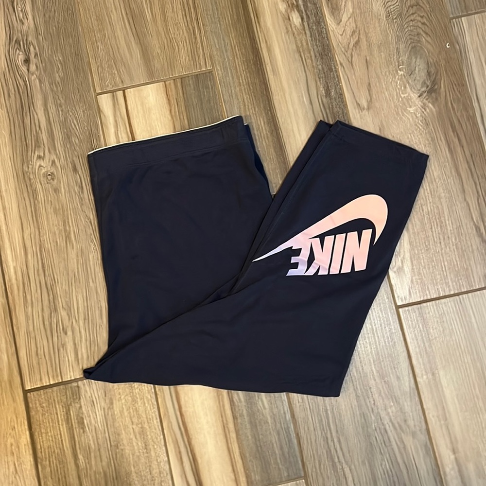 Women’s Nike Grey Capri Leggings 2X Like New